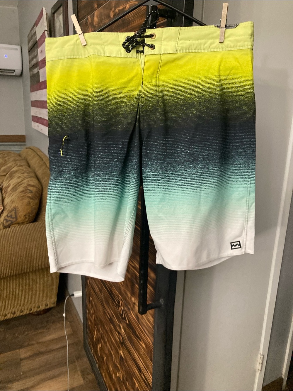 Billabong Men’s Yellow Black Teal Ombre Boardshorts